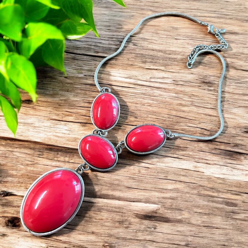 Chunky Coral Color Plastic Cabohon Womens Necklace Bohemian Classic Coastal